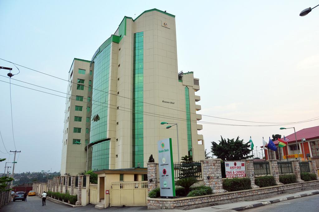 Westown Hotel Lagos Buitenkant foto