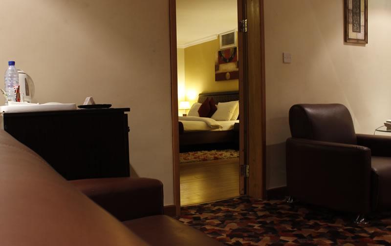 Westown Hotel Lagos Buitenkant foto